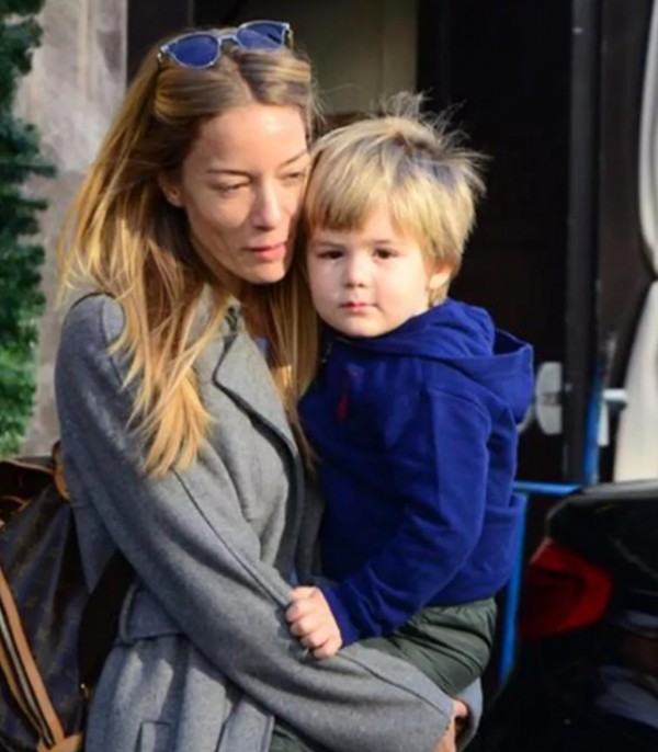 Bade İşçil sargılı fotoğrafını paylaştı!